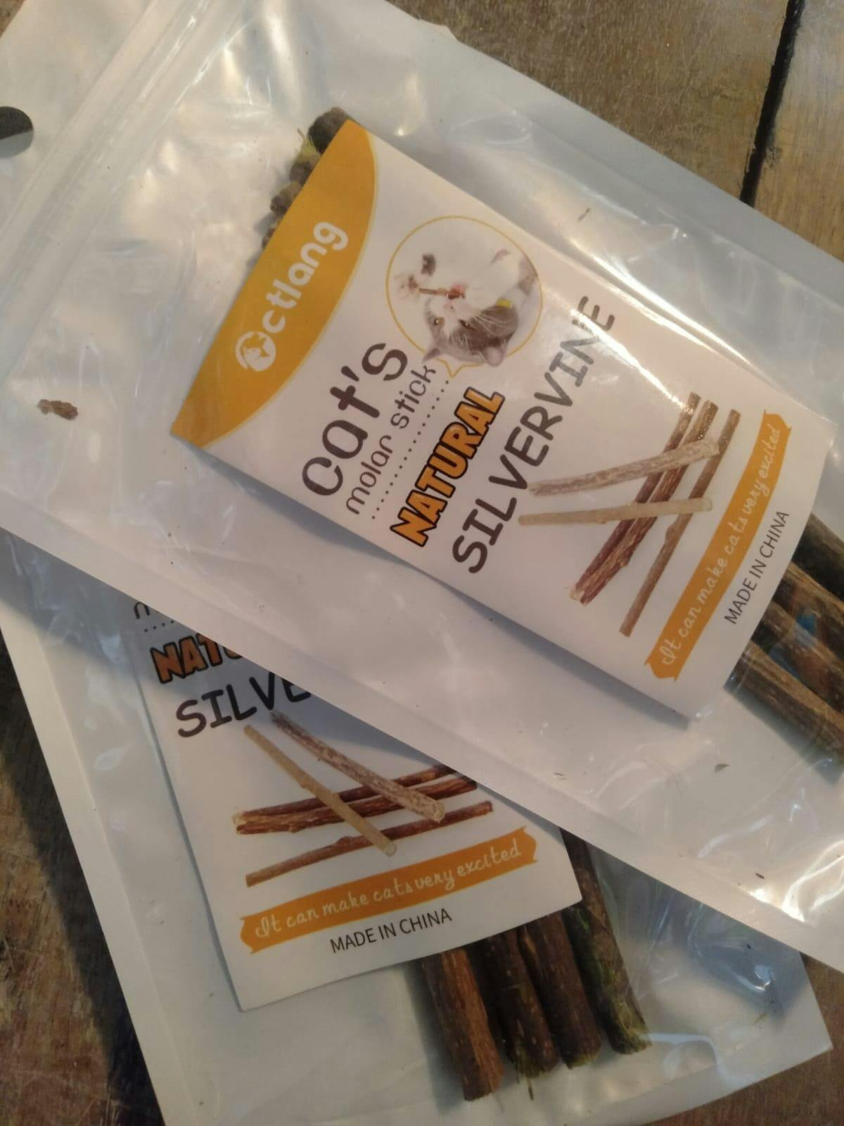 Catnip Stick (Best for Cat Dental Health) (Pack of 4) 🐱
