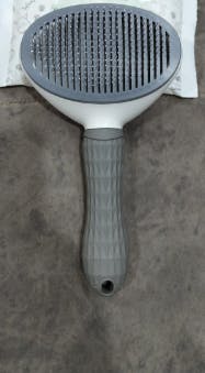 Self-Cleaning Slicker Brush for Cats & Dogs – Grooming & Shedding Tool 🐾🪮